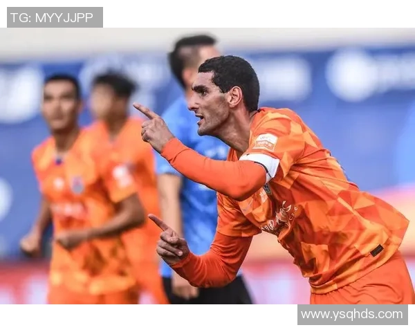 大连一方与山东鲁能激烈对抗视频直播回顾及精彩瞬间分析